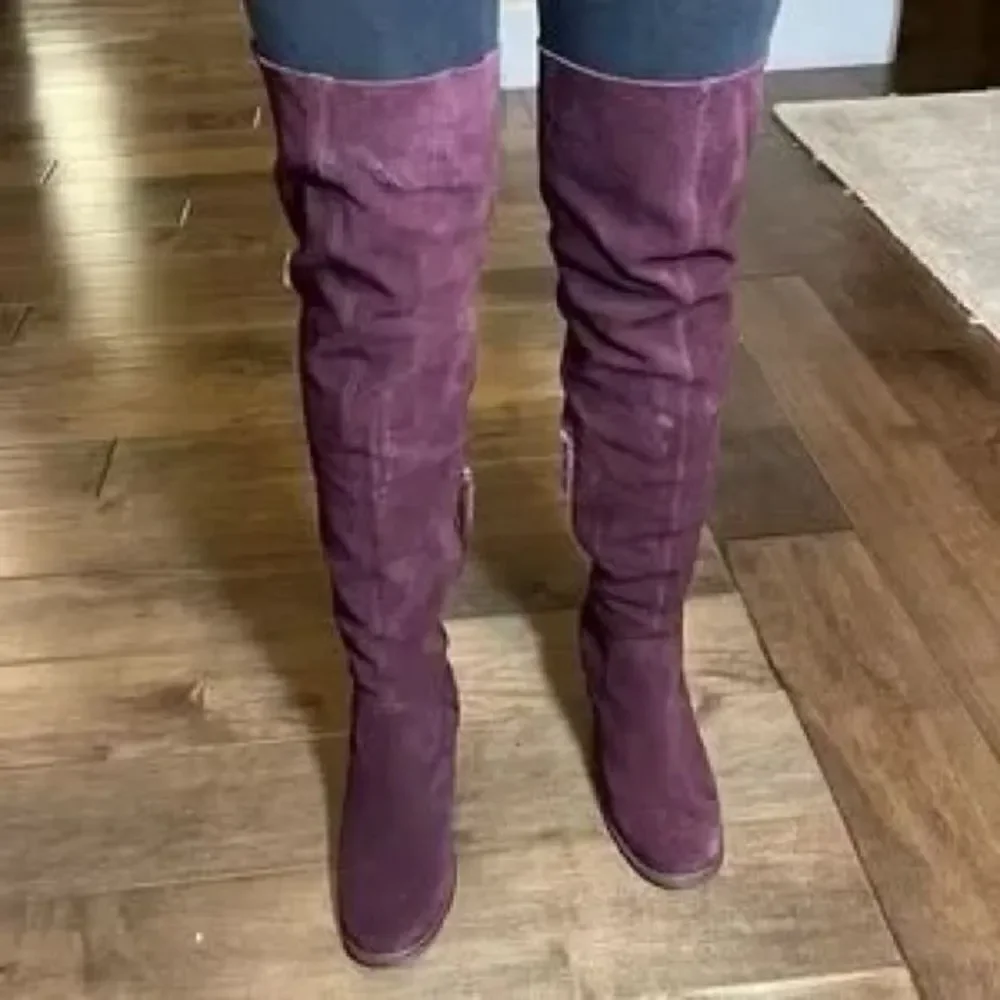 NWOB Kelsi Dagger Logan Over-The-Knee Burgundy Wine Suede Boots US 9